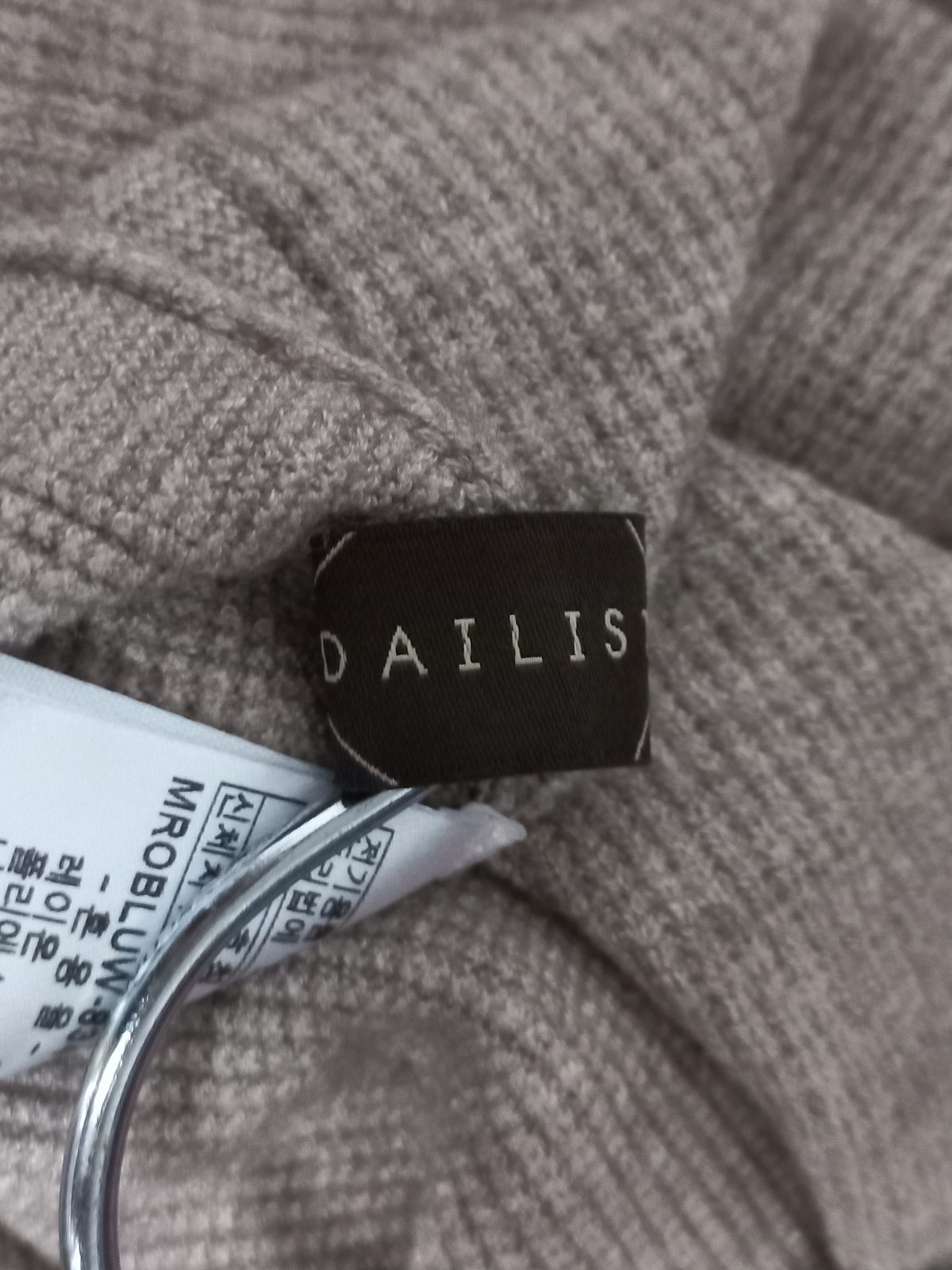 DAILIS 하이넥 사이드슬릿 롱 니트 모카베이지 100 사진 4